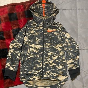 Nike elite youth small zip hoodie